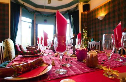 Leven Villa | Stunning Central Villa by Golf Course & Beach