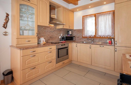 Chamoson House | Stunning private villa for 8 guests with WIFI, TV, terrace and pets allowed