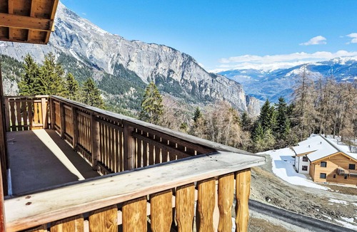 Chamoson House | Stunning private villa for 6 people with WIFI, TV, terrace and panoramic view