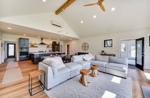 Machipongo House | Stunning Chesapeake Bay Farmhouse w/Dock & Kayaks