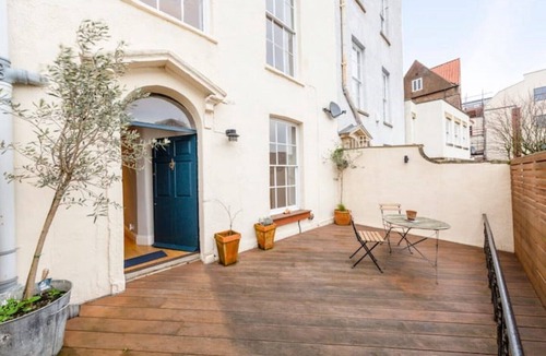 Bristol Apartment | STUNNING City Centre Living - with parking