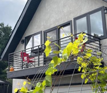 Riverview Apartment | Stunning city views guesthouse