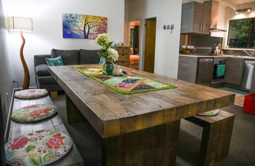 Titirangi House | Stunning clifftop seaview house Auckland Clifftop