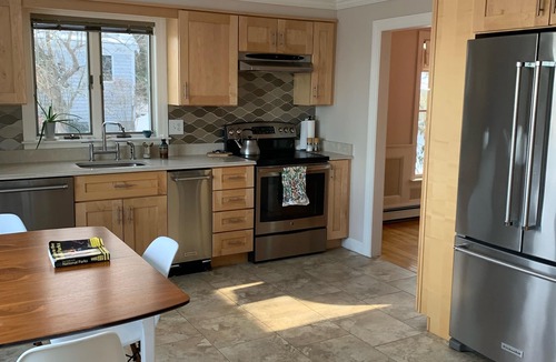 Plymouth House | Stunning comtemporary house with amazing ocean views!