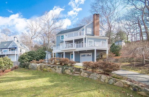 Plymouth House | Stunning comtemporary house with amazing ocean views!