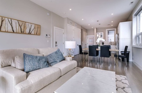River North Hotel | Stunning Condo #2 - Downtown River North!