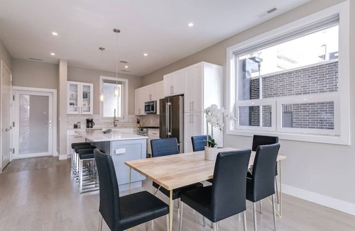 River North Hotel | Stunning Condo #2 - Downtown River North!