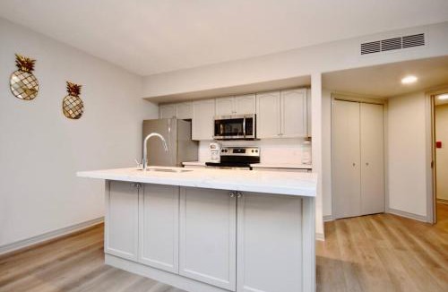 Oro-Medonte Apartment | Stunning Condo with Access to Pool