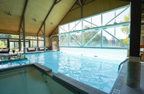 Oro-Medonte Apartment | Stunning Condo with Access to Pool