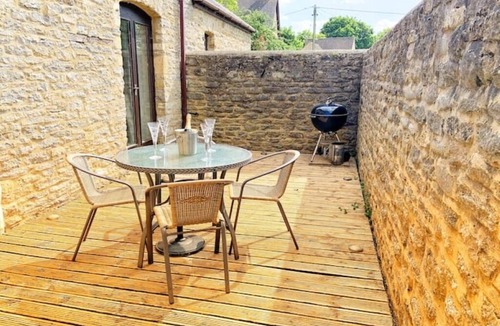 Kempsford House | Stunning Cotswolds Barn Conversion | Spacious for Groups & Families