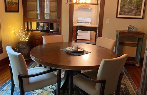 Cotter House | Stunning Cottage in Old Town Cotter