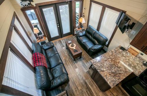 Monteagle House | Stunning Cottage Nestled Amidst Trees with Fire Pit in Monteagle, Tennessee