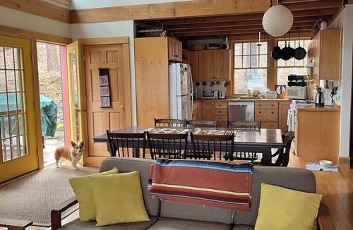 Interlaken Cottage | Stunning cottage on Cayuga Lake, near wineries, waterfalls, Cornell University