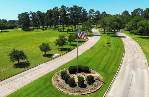 Montgomery House | Stunning CountryClub Lake Condo