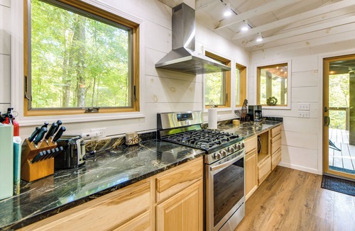 Howard Cabin | Stunning Culloden Cabin with Deck & Creek View!
