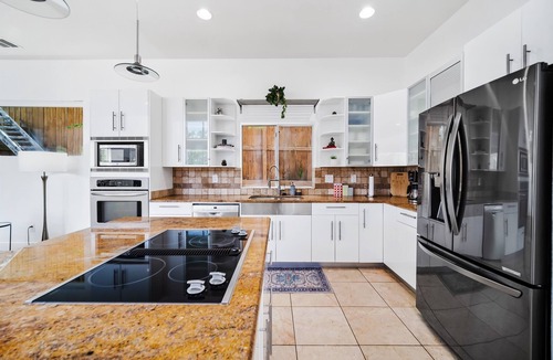 Apache Shores House | Stunning Design ~ Lakeside Retreat ~ Family Fun