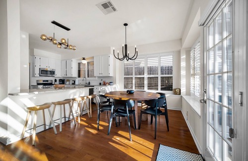 Beckett Meadows House | ~Stunning Designer Home~ Jacuzzi & Fire Pit