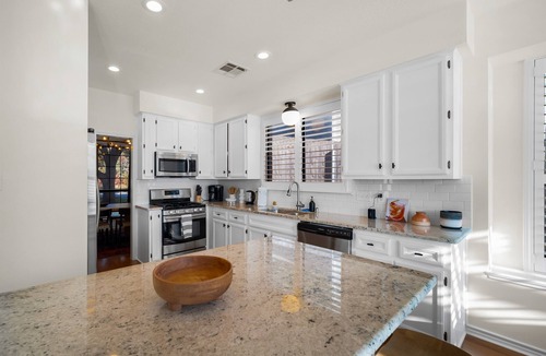 Beckett Meadows House | ~Stunning Designer Home~ Jacuzzi & Fire Pit