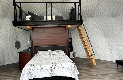 Tyendinaga Mohawk Territory Cabin | Stunning Dome on the Bay of Quinte for an Unforgettable Glamping Getaway near Deseronto, Ontario