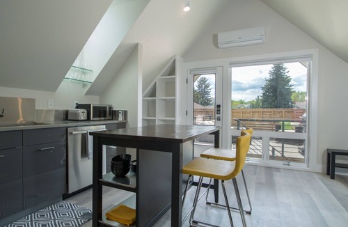 Bozeman Apartment | Stunning downtown studio with private deck and parking