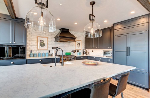 Weisshorn House | Stunning downtown 8 bed 6.5 bath, hot tub, pool table, steam room, fire pit