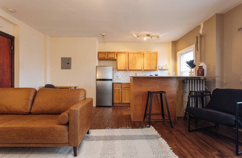Quality Hill Apartment | Stunning Downtown Views+Parking