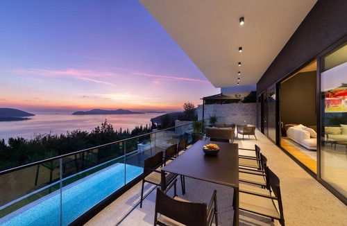 Orasac Villa | Stunning Dubrovnik Villa | 5 Bedrooms | Villa Orasac Waterfront 2 | Sea Views