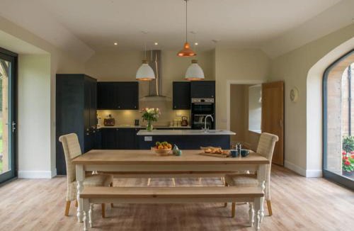 Ratho House | Stunning Edinburgh 1820s stables converted house