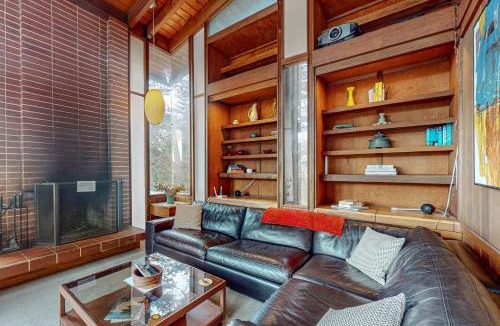 Elk House | Stunning Elk House Oceanfront Deck & Views