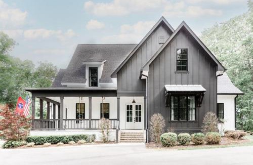 Franklin House | Stunning Estate in Leipers Fork with Pool, Hot Tub, Sauna