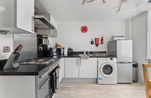 Healey Lane Apartment | Stunning Executive Apartment - Free Secure Parking