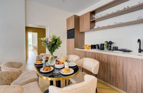 Quartier de la Porte-Saint-Denis Apartment | Stunning Family Flat - Grands Boulevards - with AC