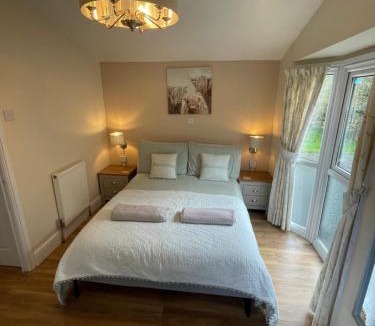 East Grinstead House | Stunning farm retreat