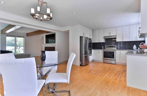 Pickering House | Stunning Farmhouse In Pickering!