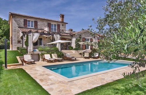 Kastelir-Labinci House | Stunning finca with bikes, saltwater pool, sea views, playground, lounge area
