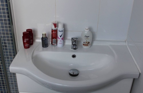 London Borough of Hounslow Apartment | Stunning first floor studio flat near Heathrow