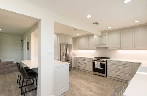 Enchanted Oaks House | Stunning Five Bedroom Escape - Great Water!