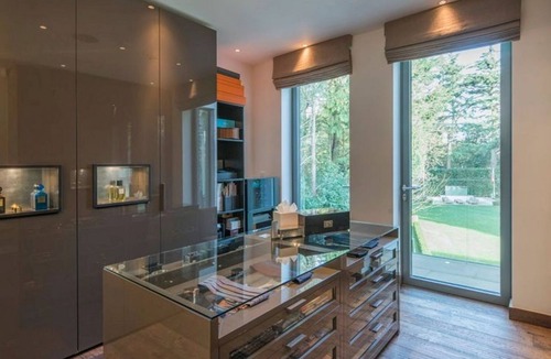 Cassiobury House | Stunning five bedroom detached house