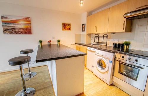 Portsmouth Apartment | Stunning Flat at Gunwarf Quays