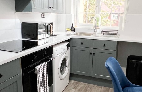 Custom House Apartment | Stunning Flat with own entrance