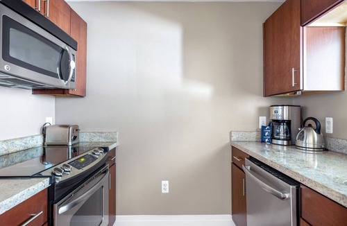 George Washington University Apartment | Stunning Foggy Bottom 1BR w/Gym, walk to GWU, Metro, by Blueground