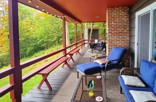 Cambridge Cabin | Stunning Foilage Views from the Fire Tower Cabin