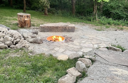 Columbia Cottage | Stunning Forest Cottage with Views!