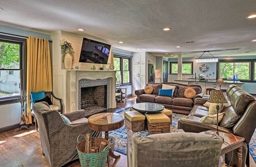Fort Worth House | Stunning Fort Worth Retreat w/ Yard by Lake Worth!