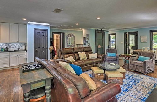 Fort Worth House | Stunning Fort Worth Retreat w/ Yard by Lake Worth!