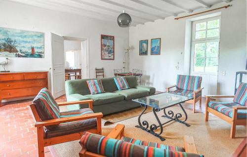 La Boissiere-des-Landes House | Stunning Home In La Boissière Des Lande