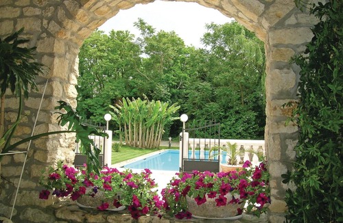 Les Magnils-Reigniers House | Stunning home in Les Magnils-Reigniers