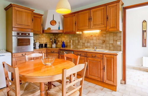 Saint-Vigor-le-Grand House | Stunning private villa for 6 guests with WIFI, TV, terrace and pets allowed