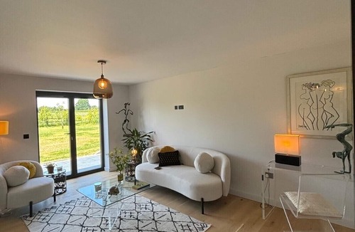 Glastonbury House | Stunning !