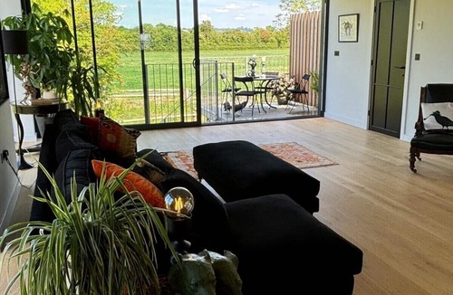 Glastonbury House | Stunning !